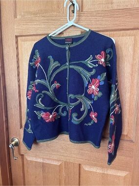 Vrikke Norwegian Wool Navy Floral Embroidered Women's Cardigan Sweater